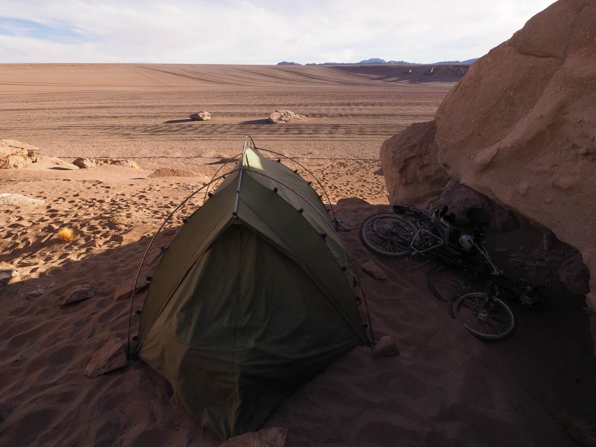 Bivouac dans le désert, pas loin de l'arbol de piedra