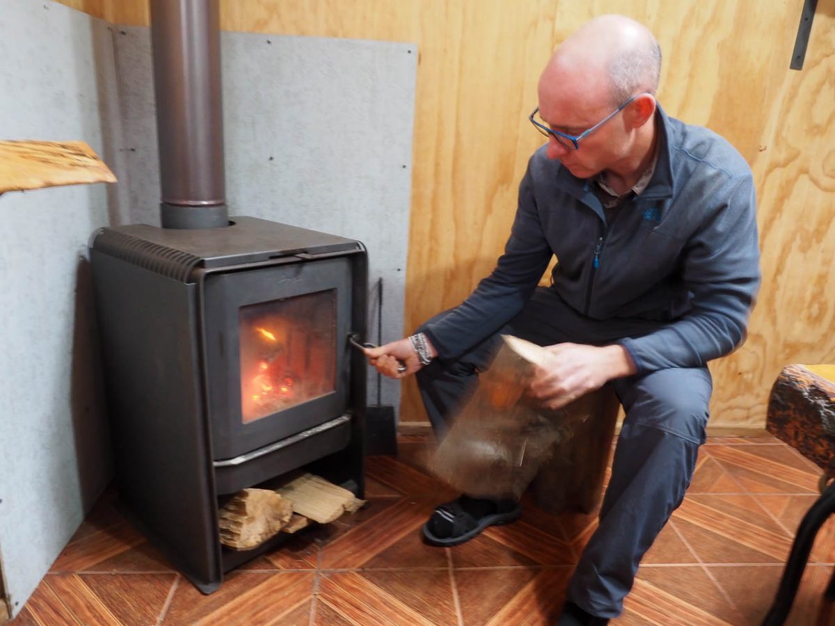 On profite du poêle dans notre nouvelle maison !