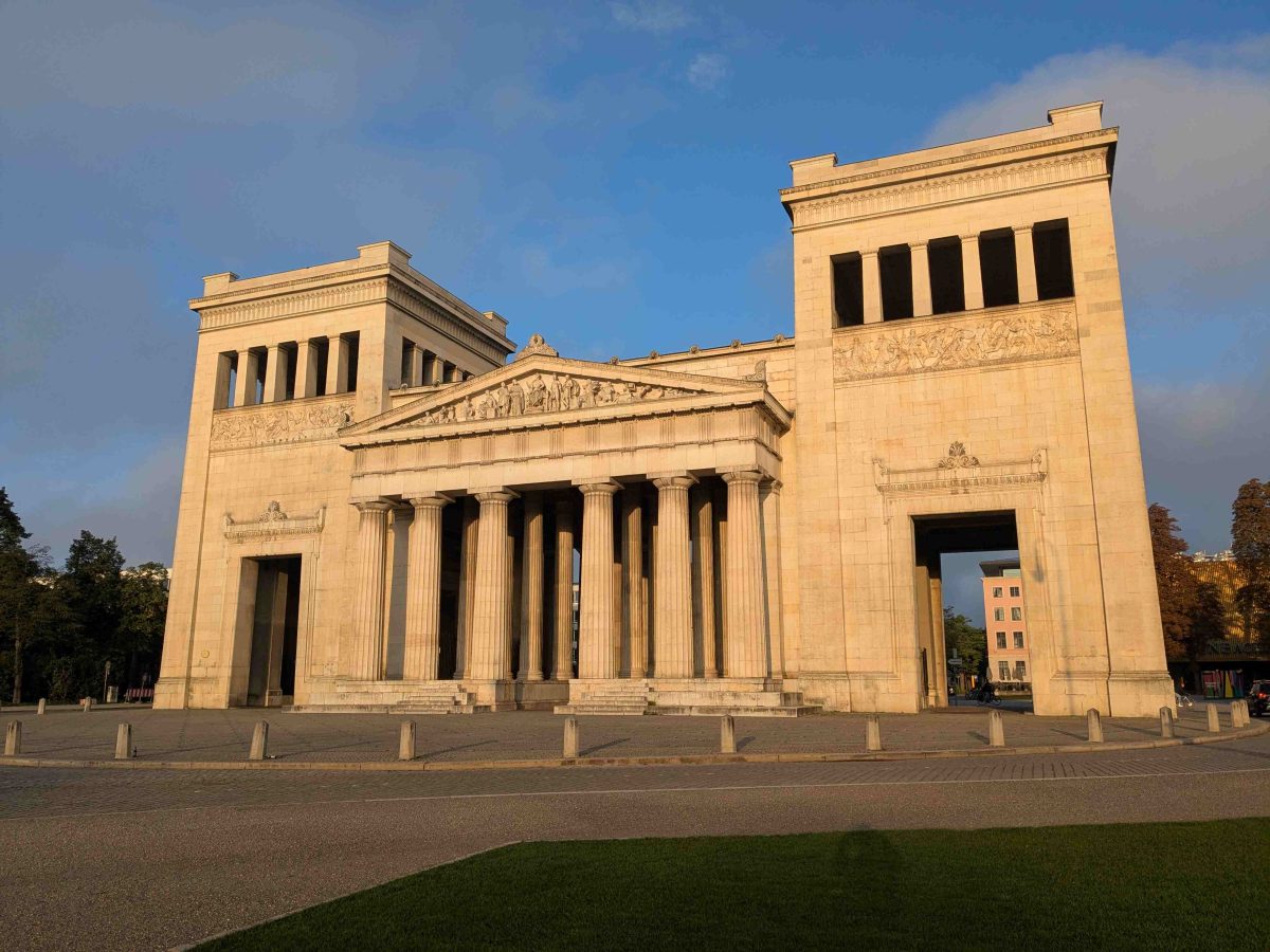 Les Propylées, Königsplatz, Munich